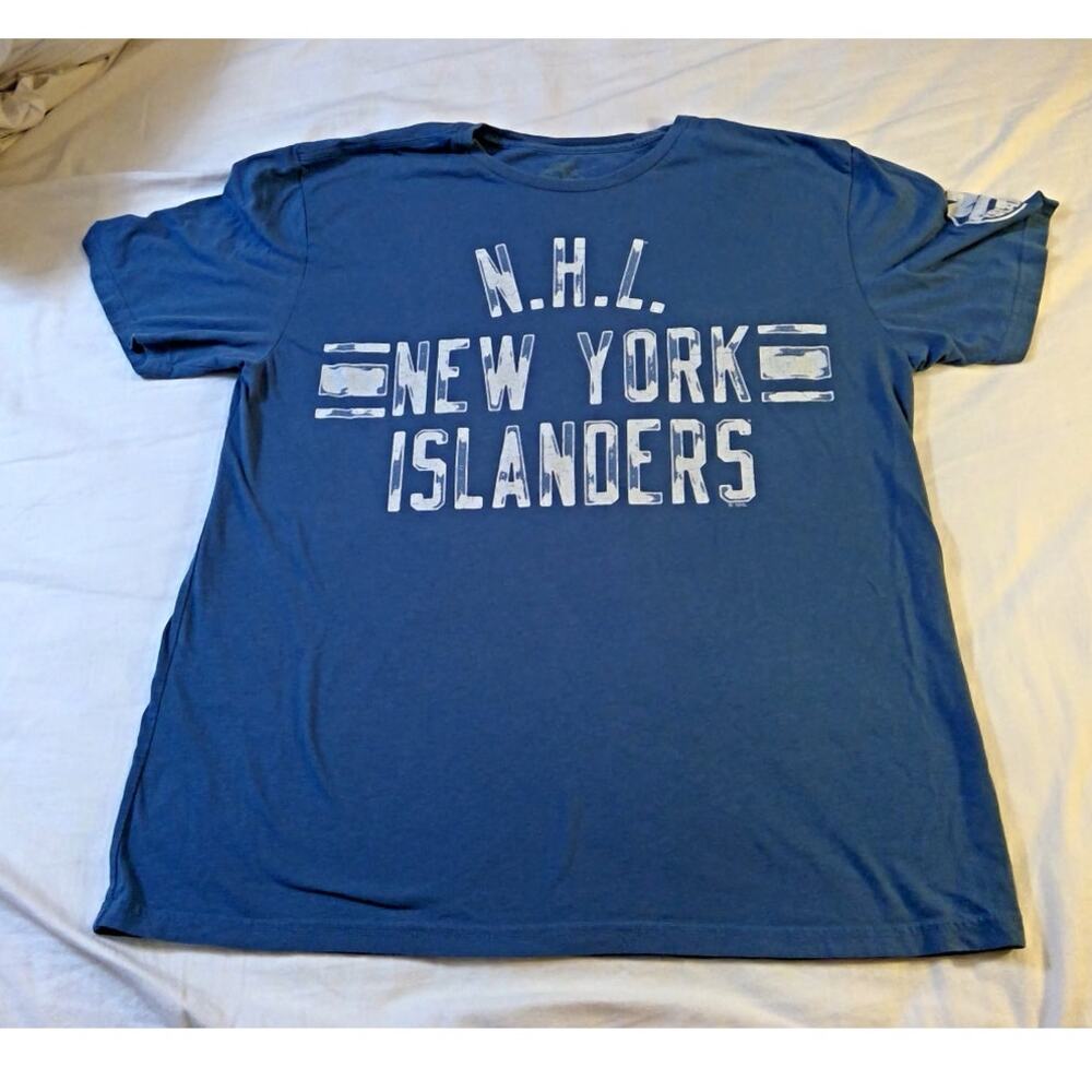 Retro Sport/Reebok NY Islanders Distressed-Style Tee Large Blue Sleeve Logo NHL